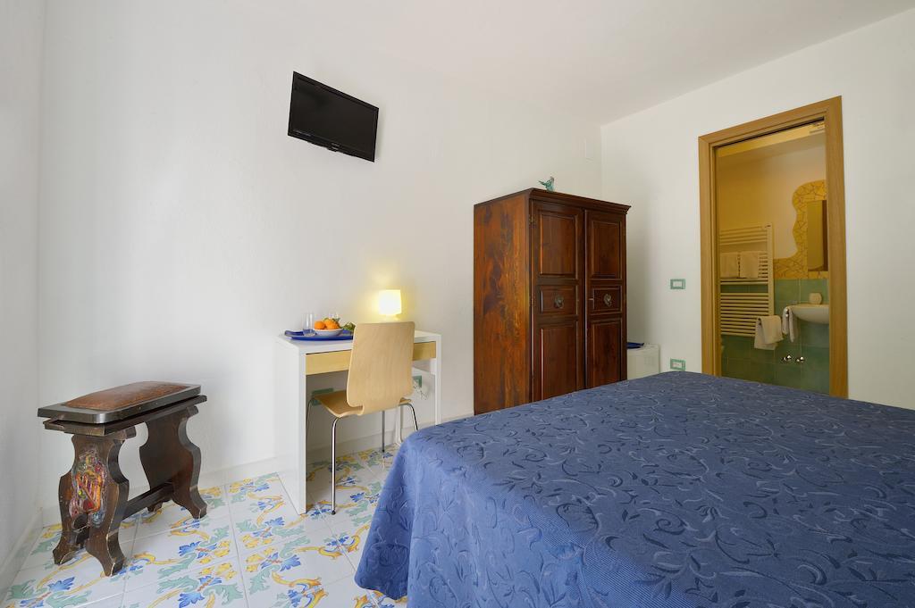 Bnb Le Isole Bed & Breakfast Forio  Room photo